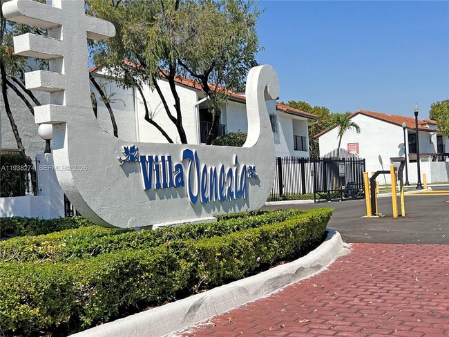 Building Photo - 1331 SW 124th Ct