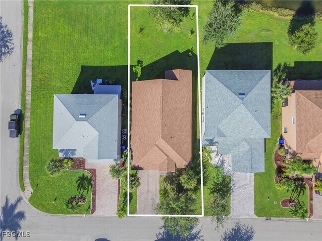 Building Photo - 8125 Silver Birch Way