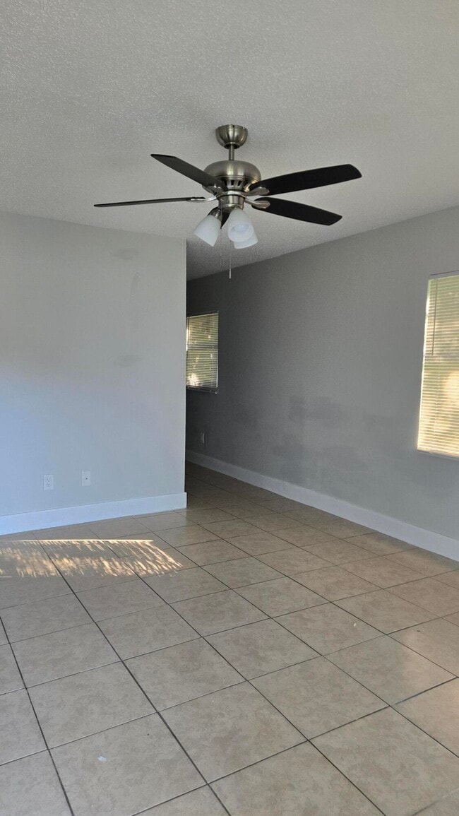 Building Photo - 1310 N 16th St