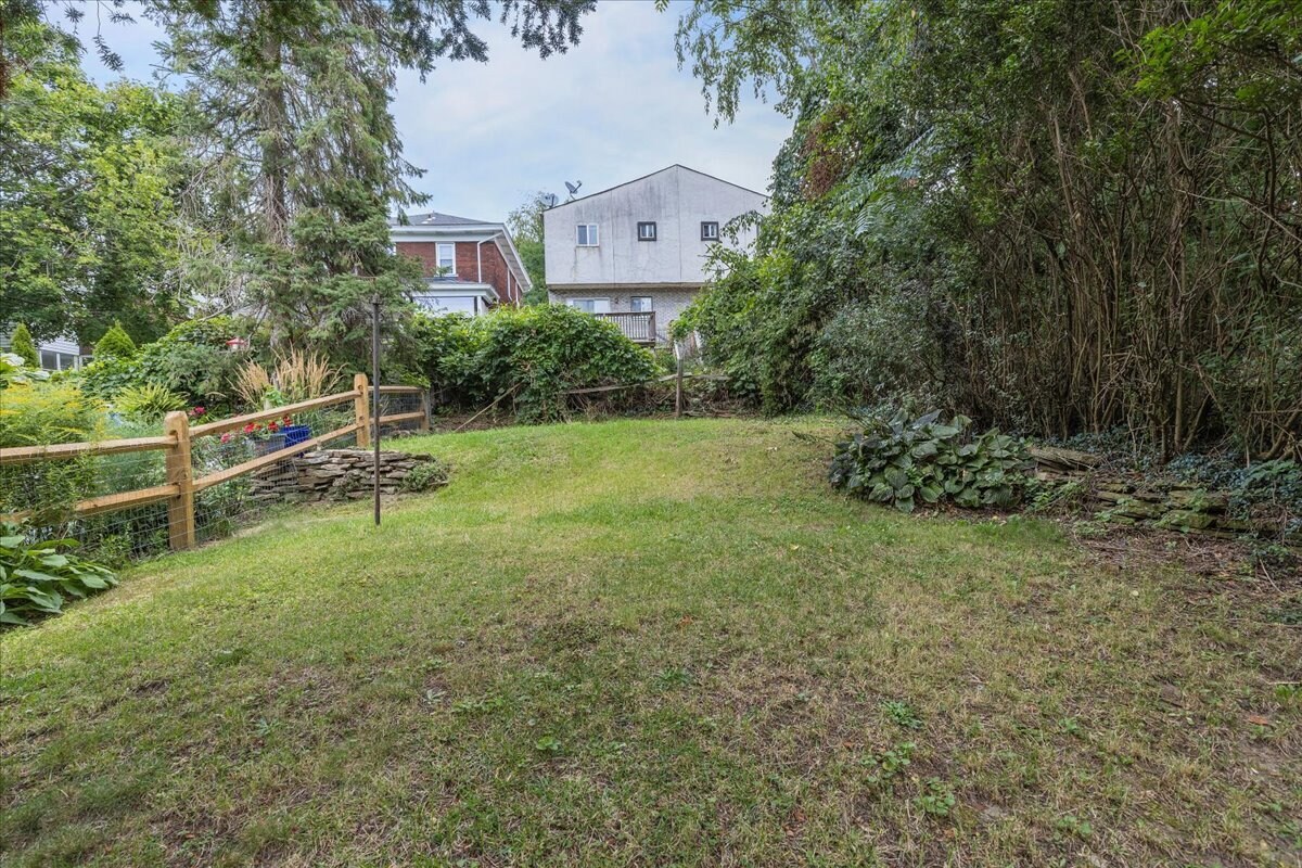 Building Photo - 3033 Brentwood Ave