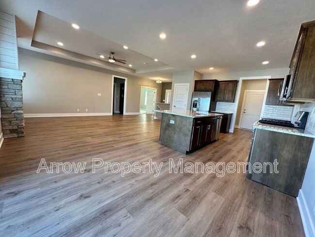 Building Photo - 8709 S 82nd St