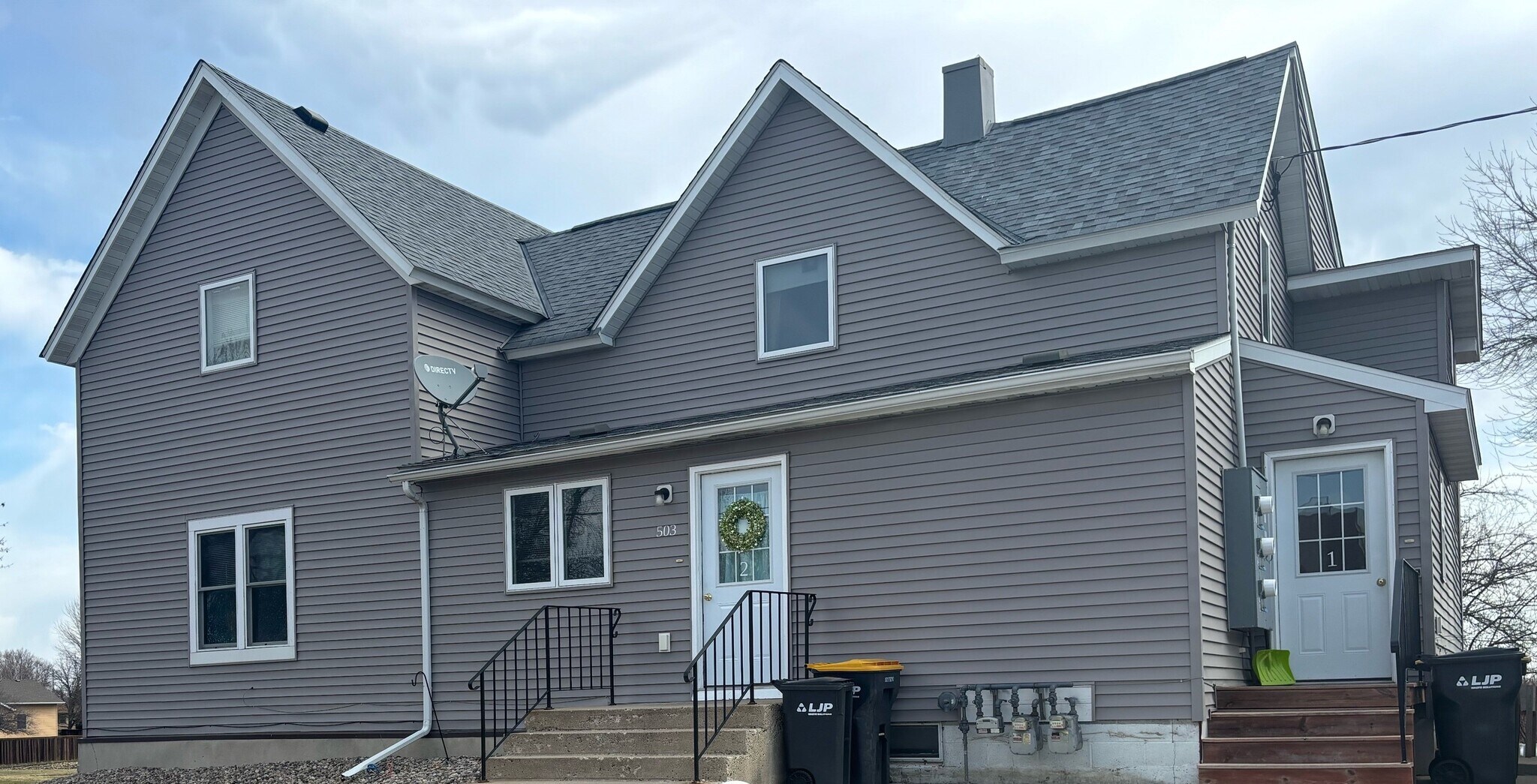 Building Photo - 503 Elm St