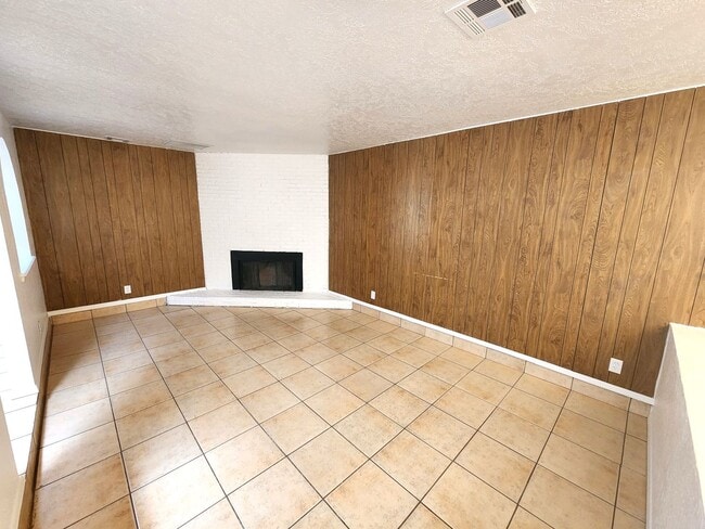 Building Photo - 3004 Missouri Ave