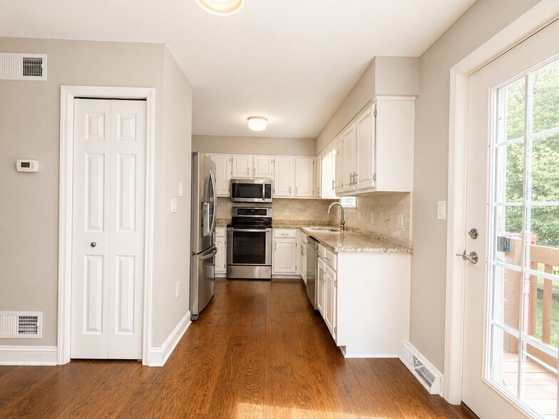 Building Photo - 151 Cobblestone Ln