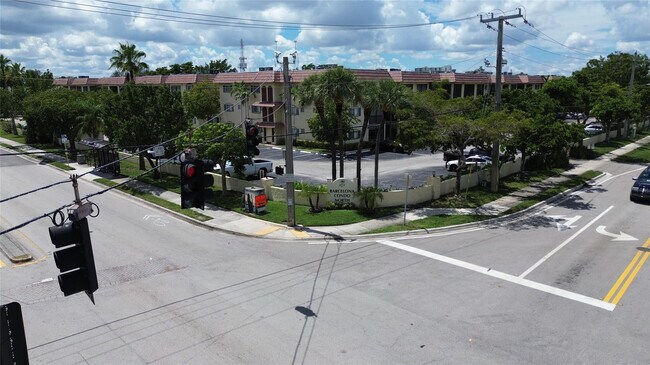 Building Photo - 251 S Cypress Rd