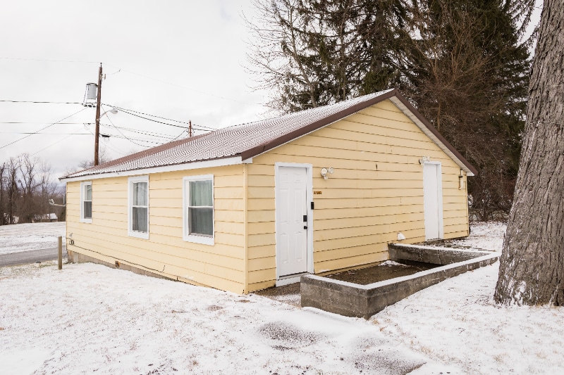 Building Photo - 1363 Frankstown Rd