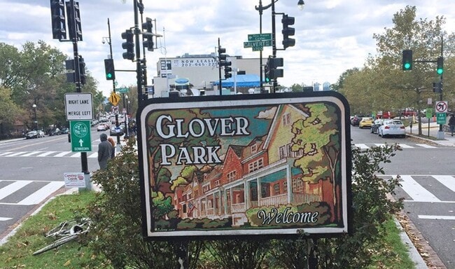 Building Photo - Glover Park Beauty with Parking