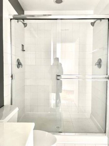 Building Photo - 2911 N Western Ave