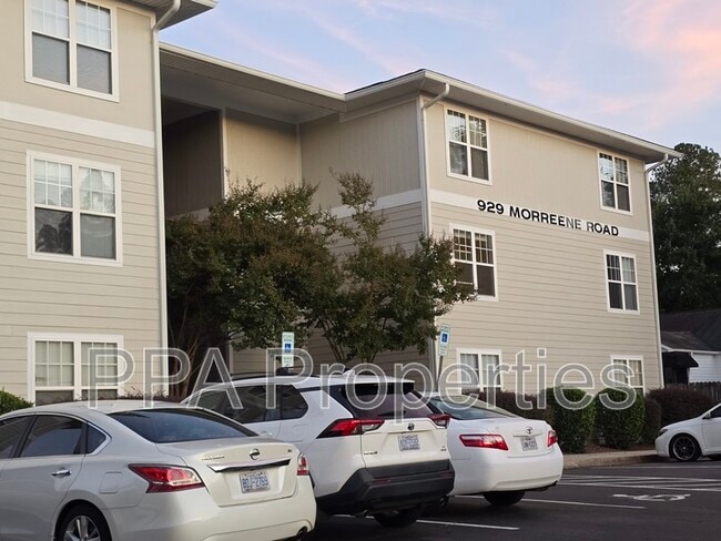 Building Photo - 929 Morreene Rd