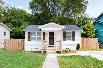 Building Photo - 221 Turner St