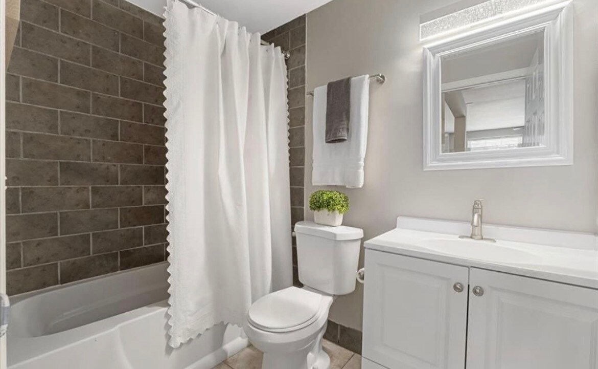 Building Photo - 3618 McRee Ave