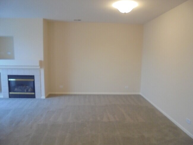 Building Photo - 4234 Savoy Ln