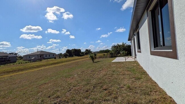 Building Photo - 8033 Oakleaf Cir