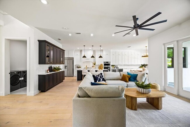 Building Photo - 3601 W Platt St