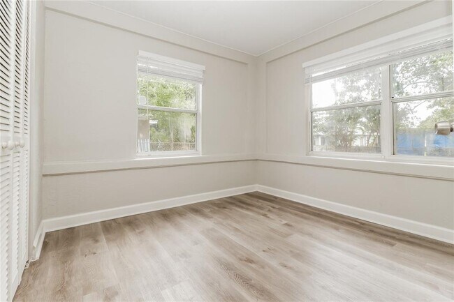 Building Photo - 1410 26th Ave S