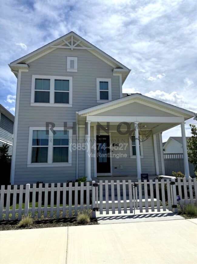 Building Photo - 863 Halvorsen Pkwy