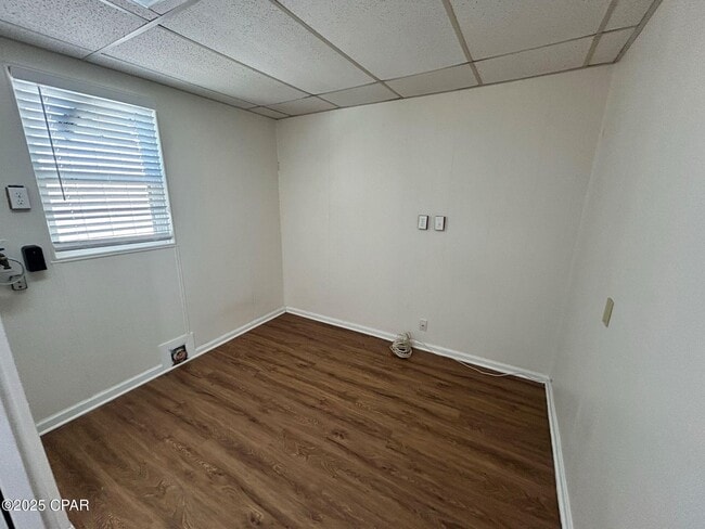 Building Photo - 427 S Macarthur Ave