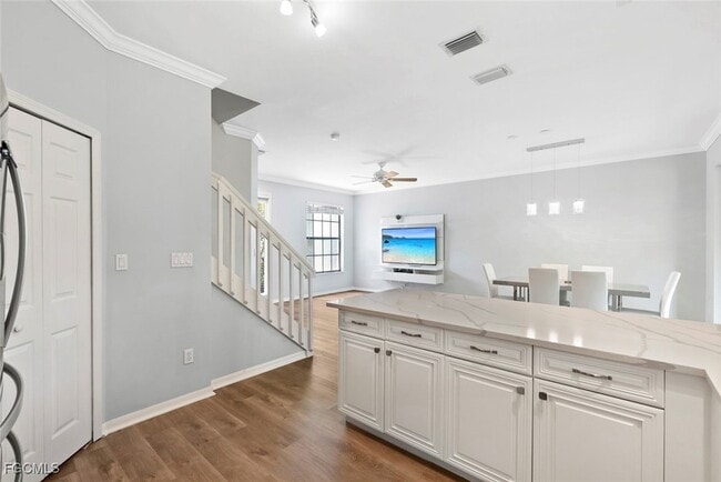 Building Photo - 14617 Sutherland Ave