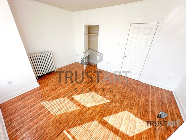 Building Photo - 5734 N Lambert St
