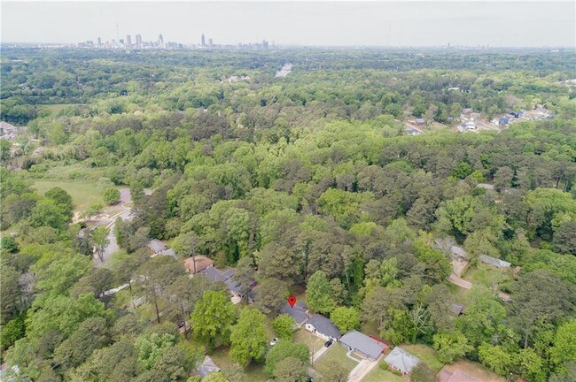 Building Photo - 1858 Longdale Dr