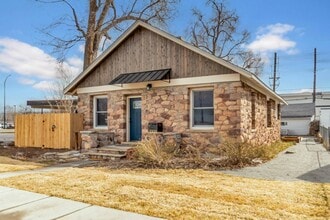 Building Photo - 2738 Pine St