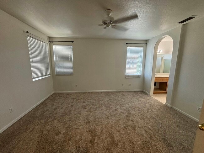 Building Photo - 301 Dragonfly Cir