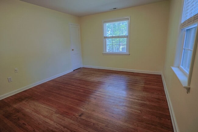 Building Photo - Beautiful 3BR/1.5BA Home in Newport News, VA - Move-in Ready!