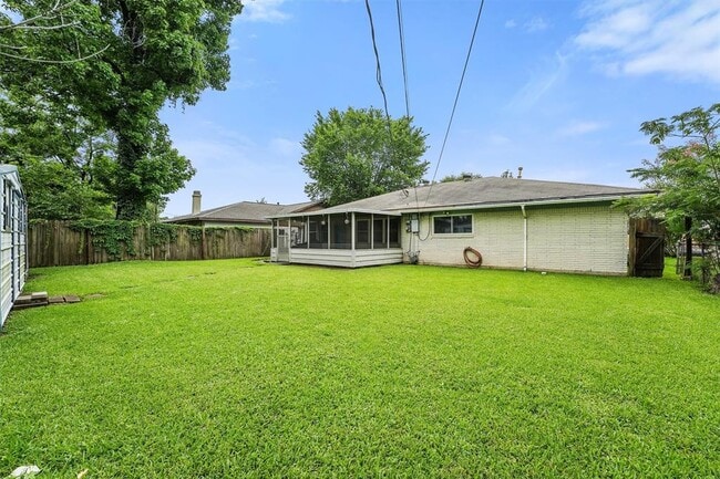 Building Photo - 14206 Duncannon Dr