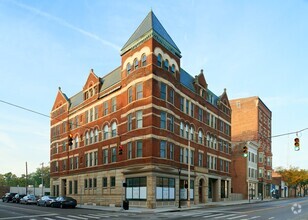 Building Photo - Trevarren Flats