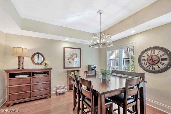 Building Photo - 325 3rd St S