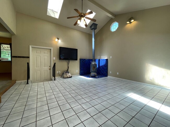 Building Photo - Charming & Unique Fair Oaks Home with Deta...