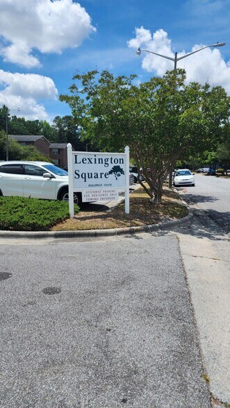 Lexington Square - 136 Oakmont Dr