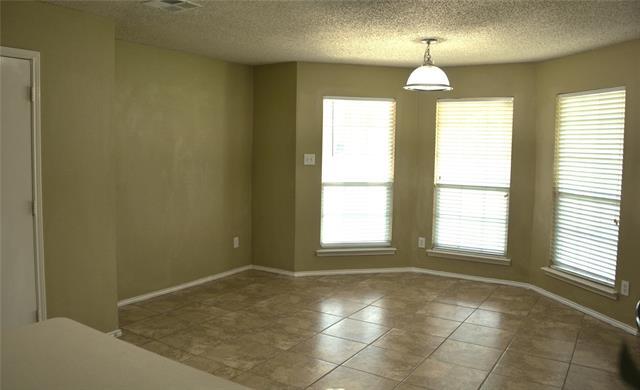 Building Photo - 9809 Carter Dr