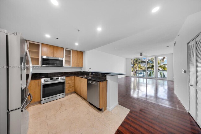 Building Photo - 7914 Harbor Island Dr