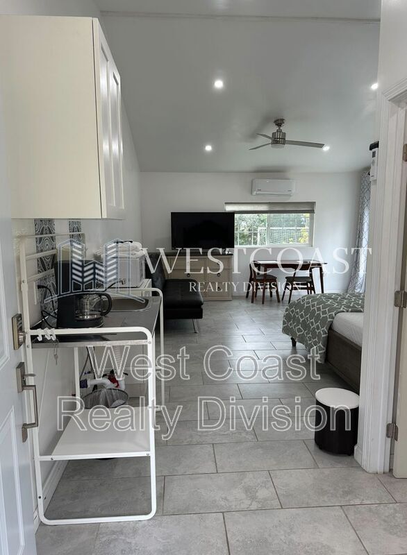 Building Photo - 35975 Glen Oaks Rd