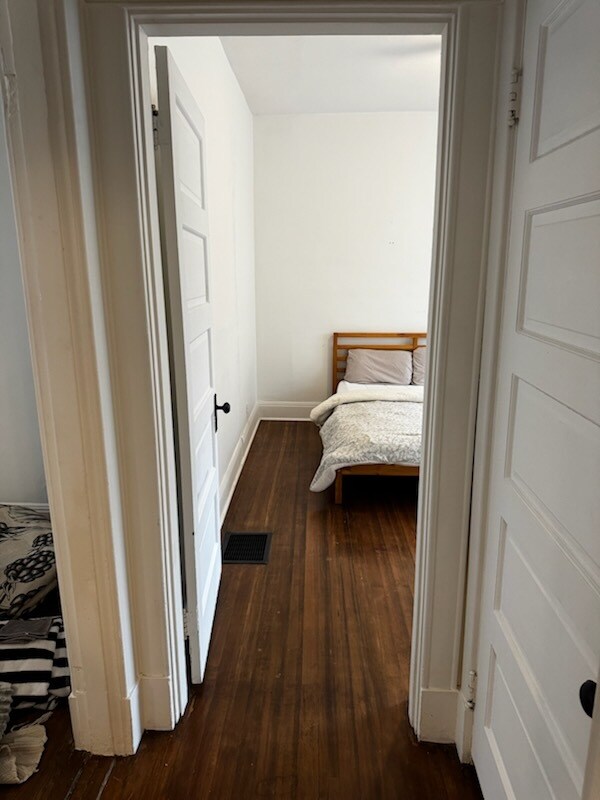 Building Photo - 517 Camden Ave