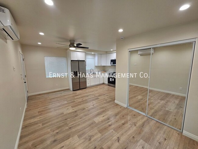 Building Photo - Beautiful Belmont Shore Studio Apartment!