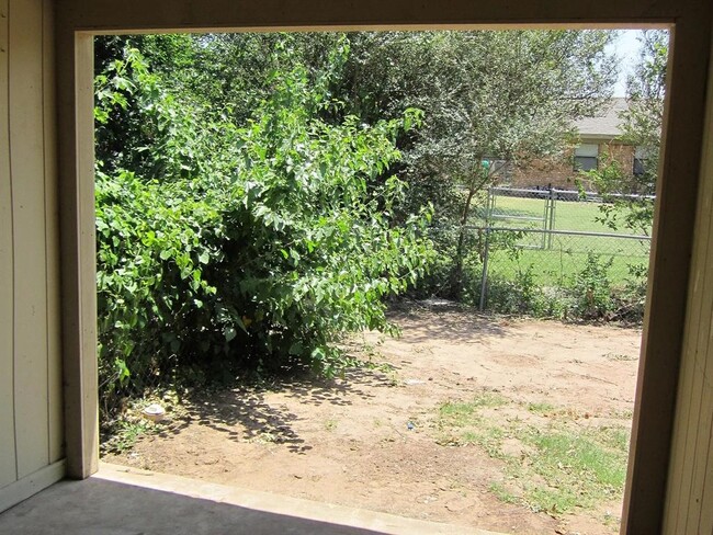 Building Photo - 313 Garrison Dr