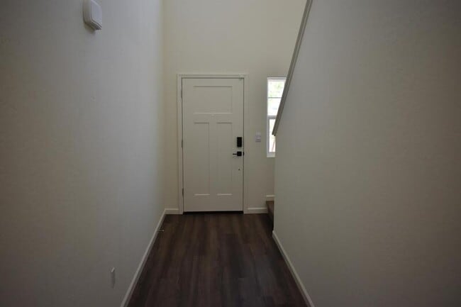 Building Photo - 708 Athena Dr
