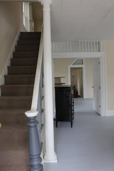 Building Photo - 5 New St E