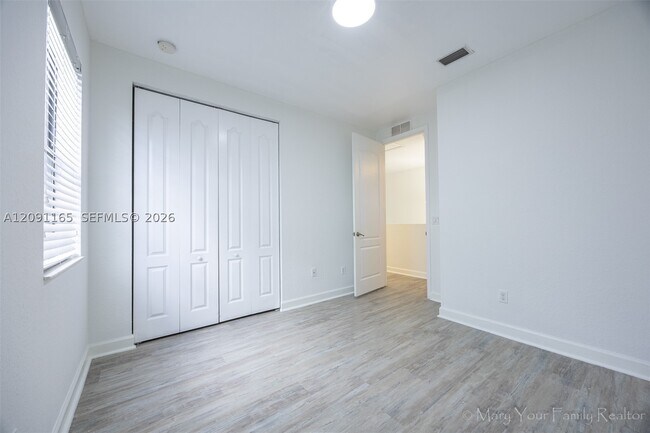 Building Photo - 3841 Aspen Leaf Dr