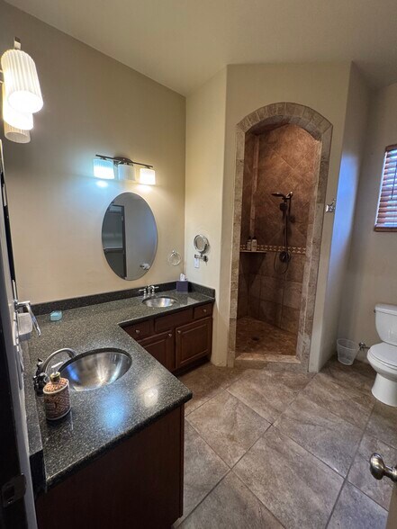 Building Photo - 4600 6th St NW