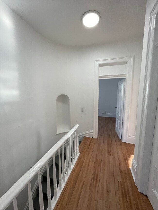 Building Photo - 1024 Wood St