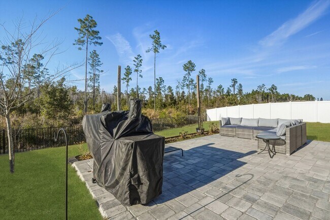 Building Photo - Beautiful Home