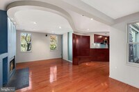 Building Photo - 721 D St NE