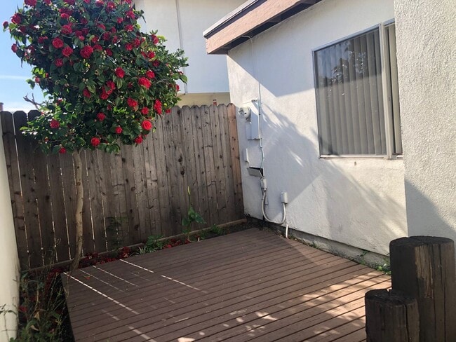 Building Photo - Spacious West Oxnard Home near Seabridge M...