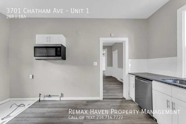 Building Photo - 3701 Chatham Ave