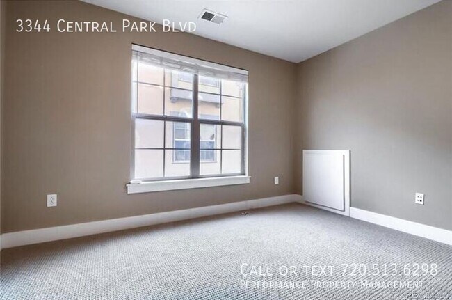 Building Photo - 3344 Central Park Blvd