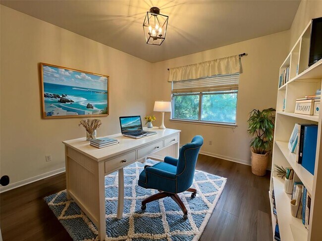 Building Photo - 2100 Pipers Field Dr