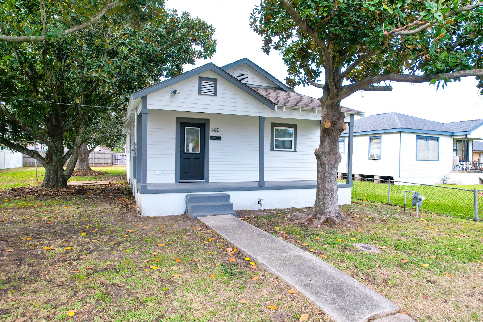 Building Photo - 880 Avenue G